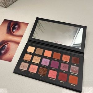 Huda Beauty Desert Dusk Eyeshadow Palette